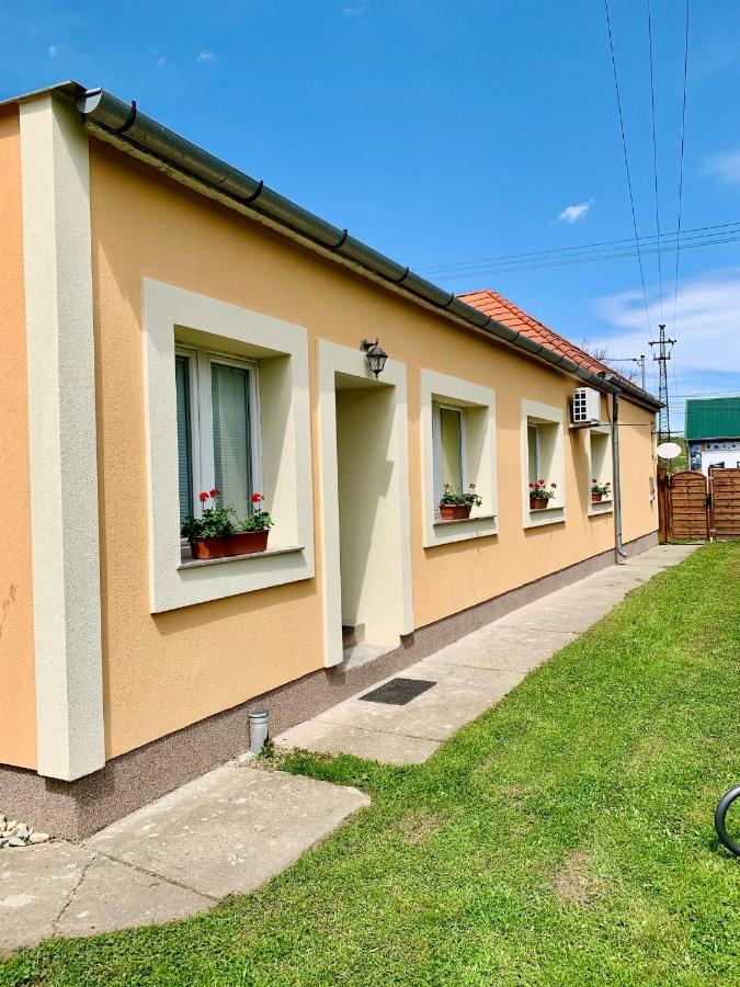 Matrai Vadaszhaz Matraterenye Екстериор снимка